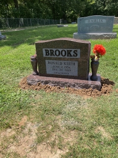 BROOKS